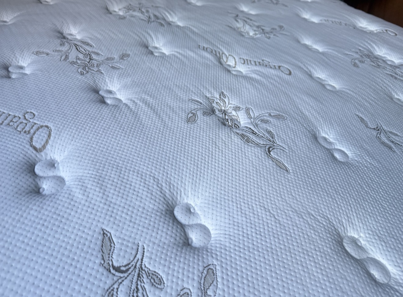 Queen-size mattress fully cleaned and odour-free after professional treatment in Kelowna
